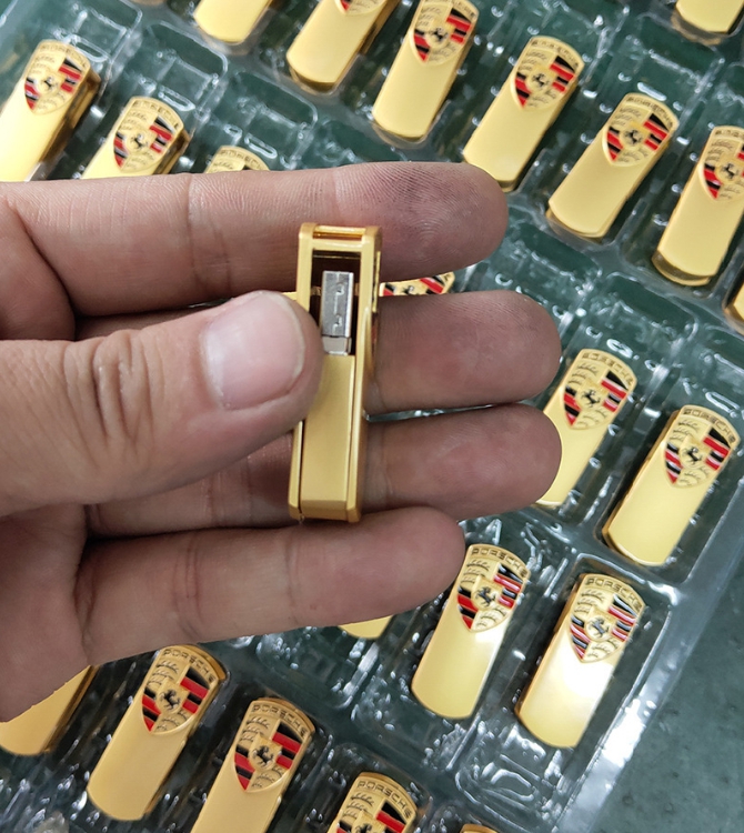 รับผลิต สกรีน แฟลชไดร์ฟ (FLASH DRIVE) พร้อมสกรีนโลโก้