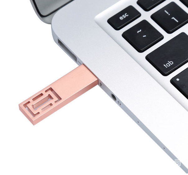 รับผลิต สกรีน แฟลชไดร์ฟ (FLASH DRIVE) พร้อมสกรีนโลโก้