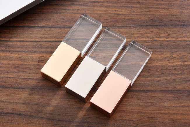 รับผลิต สกรีน แฟลชไดร์ฟ (FLASH DRIVE) พร้อมสกรีนโลโก้