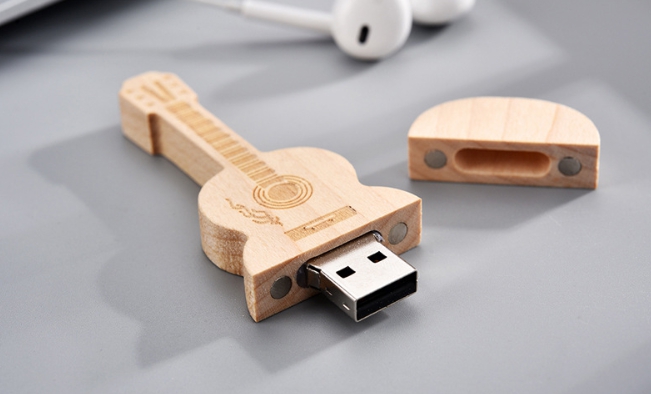 รับผลิต สกรีน แฟลชไดร์ฟ (FLASH DRIVE) พร้อมสกรีนโลโก้