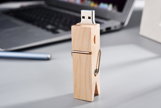 รับผลิต สกรีน แฟลชไดร์ฟ (FLASH DRIVE) พร้อมสกรีนโลโก้