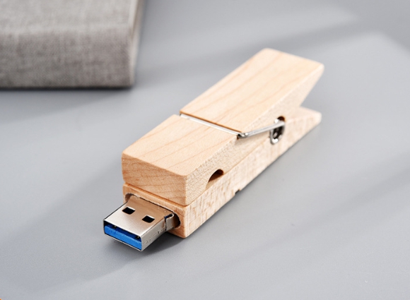 รับผลิต สกรีน แฟลชไดร์ฟ (FLASH DRIVE) พร้อมสกรีนโลโก้