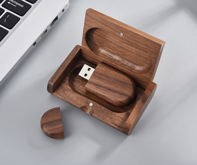 รับผลิต สกรีน แฟลชไดร์ฟ (FLASH DRIVE) พร้อมสกรีนโลโก้