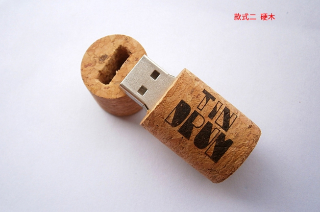 รับผลิต สกรีน แฟลชไดร์ฟ (FLASH DRIVE) พร้อมสกรีนโลโก้