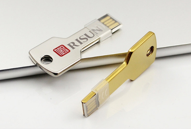 รับผลิต สกรีน แฟลชไดร์ฟ (FLASH DRIVE) พร้อมสกรีนโลโก้