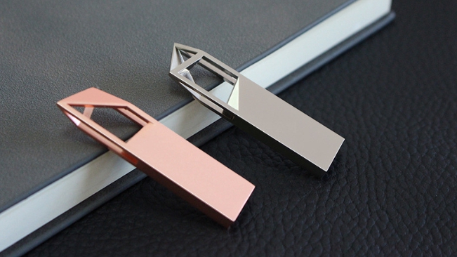 รับผลิต สกรีน แฟลชไดร์ฟ (FLASH DRIVE) พร้อมสกรีนโลโก้