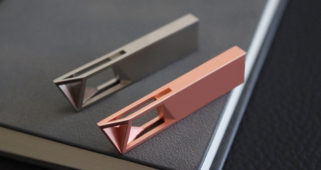 รับผลิต สกรีน แฟลชไดร์ฟ (FLASH DRIVE) พร้อมสกรีนโลโก้