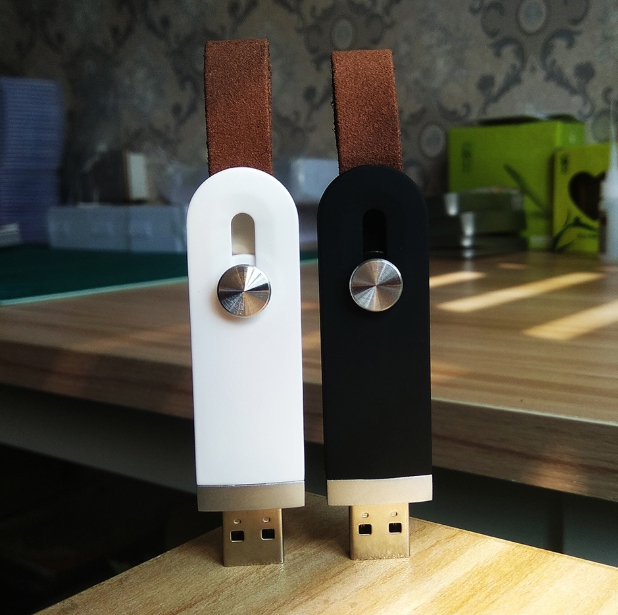 รับผลิต สกรีน แฟลชไดร์ฟ (FLASH DRIVE) พร้อมสกรีนโลโก้