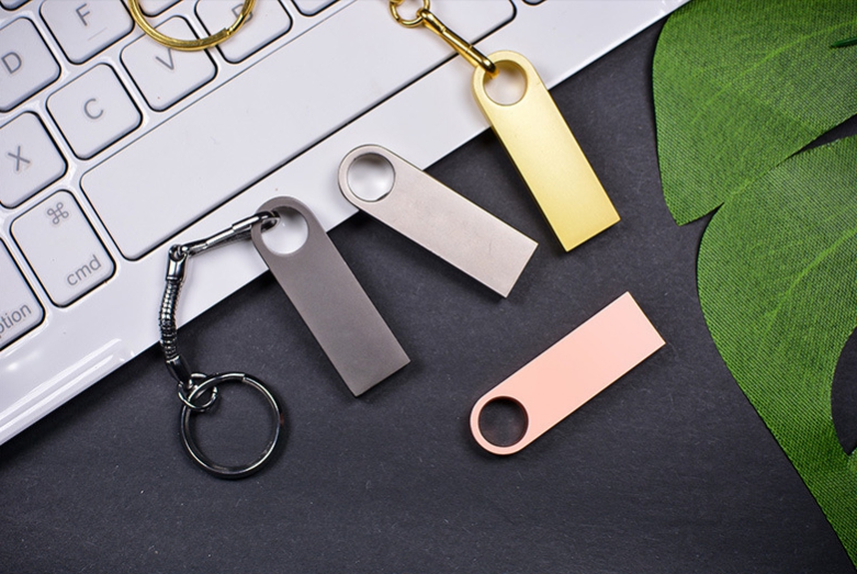 รับผลิต สกรีน แฟลชไดร์ฟ (FLASH DRIVE) พร้อมสกรีนโลโก้