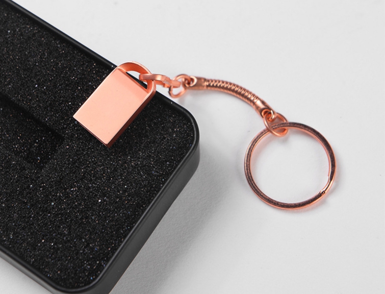 รับผลิต สกรีน แฟลชไดร์ฟ (FLASH DRIVE) พร้อมสกรีนโลโก้