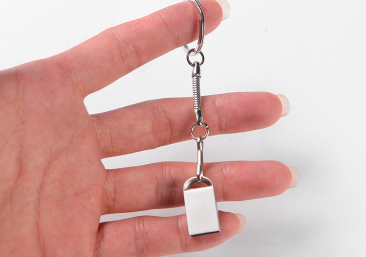 รับผลิต สกรีน แฟลชไดร์ฟ (FLASH DRIVE) พร้อมสกรีนโลโก้