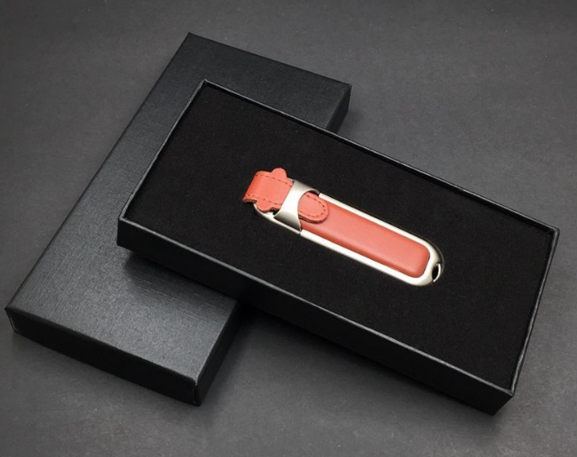 รับผลิต สกรีน แฟลชไดร์ฟ (FLASH DRIVE) พร้อมสกรีนโลโก้