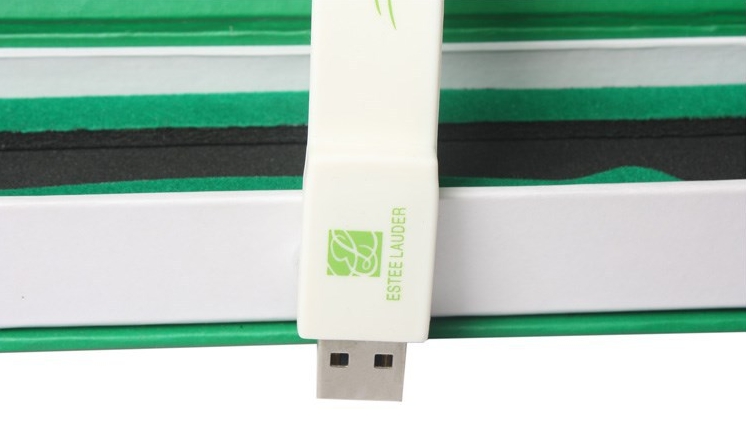 รับผลิต สกรีน แฟลชไดร์ฟ (FLASH DRIVE) พร้อมสกรีนโลโก้