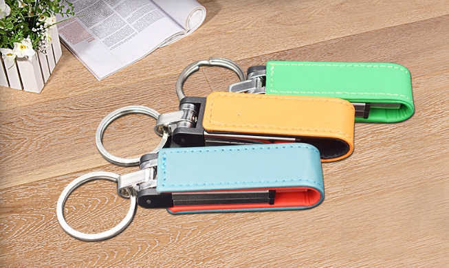 รับผลิต สกรีน แฟลชไดร์ฟ (FLASH DRIVE) พร้อมสกรีนโลโก้