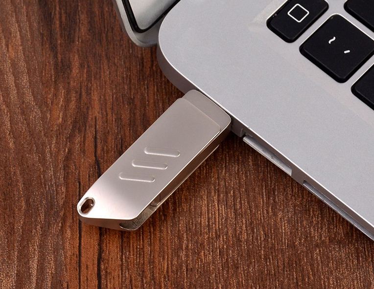 รับผลิต สกรีน แฟลชไดร์ฟ (FLASH DRIVE) พร้อมสกรีนโลโก้