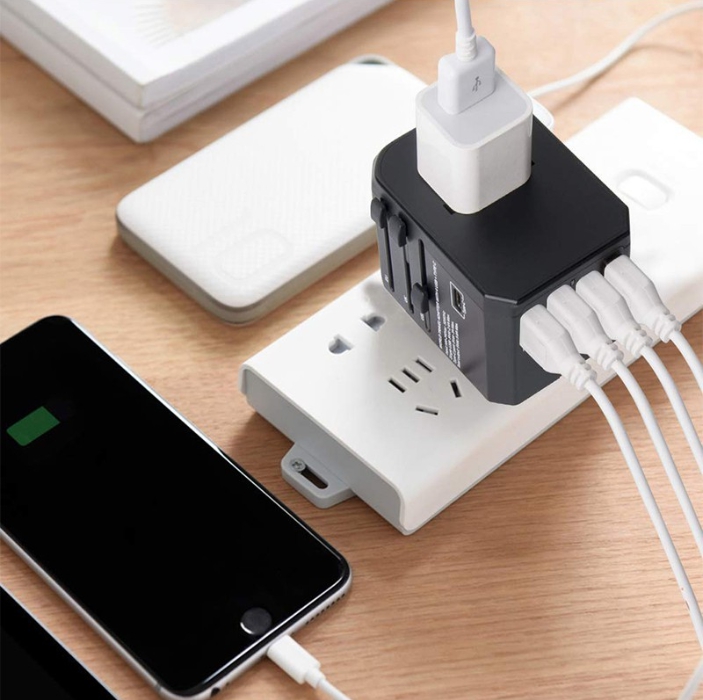 รับสกรีน ปลั๊ก Travel Universal Adapter 4 USB +1 Type-C 5V,3.0A ท่องเที่ยวปลั๊กแปลง ปลั๊กทั่วโลก