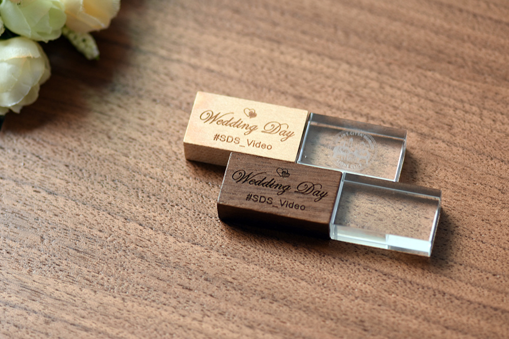 รับผลิต สกรีน แฟลชไดร์ฟลายไม้ พร้อมกล่อง (FLASH DRIVE) พร้อมสกรีนโลโก้