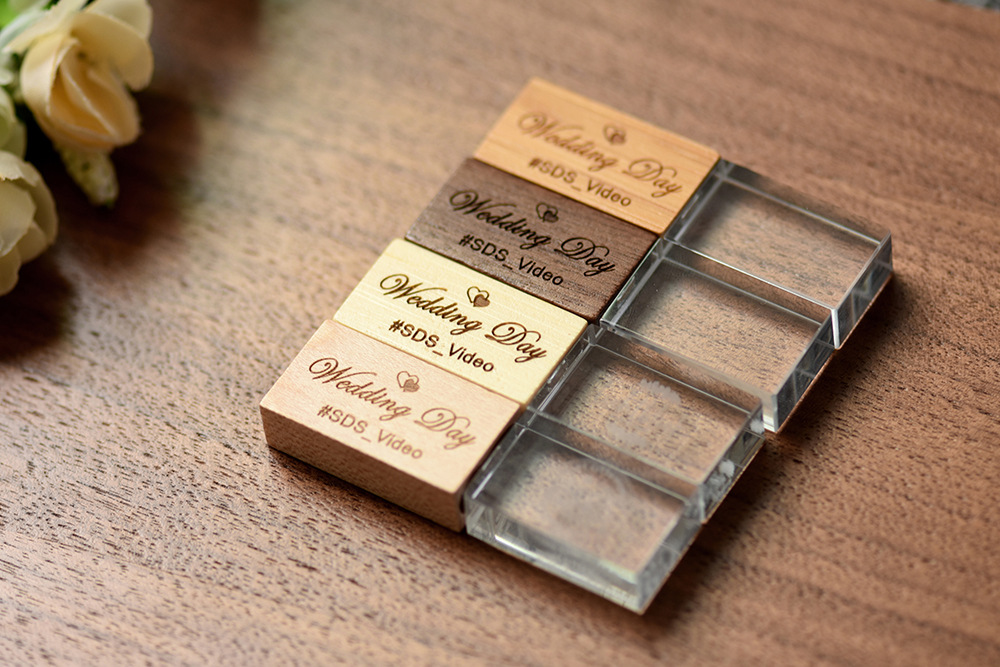 รับผลิต สกรีน แฟลชไดร์ฟลายไม้ พร้อมกล่อง (FLASH DRIVE) พร้อมสกรีนโลโก้