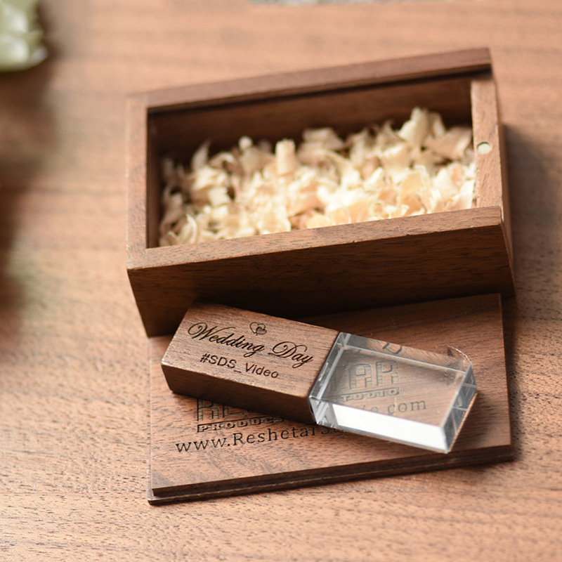 รับผลิต สกรีน แฟลชไดร์ฟลายไม้ พร้อมกล่อง (FLASH DRIVE) พร้อมสกรีนโลโก้