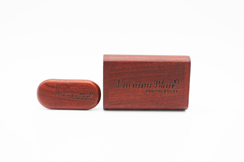 รับผลิต สกรีน แฟลชไดร์ฟไม้ (FLASH DRIVE ไม้) พร้อมสกรีนโลโก้