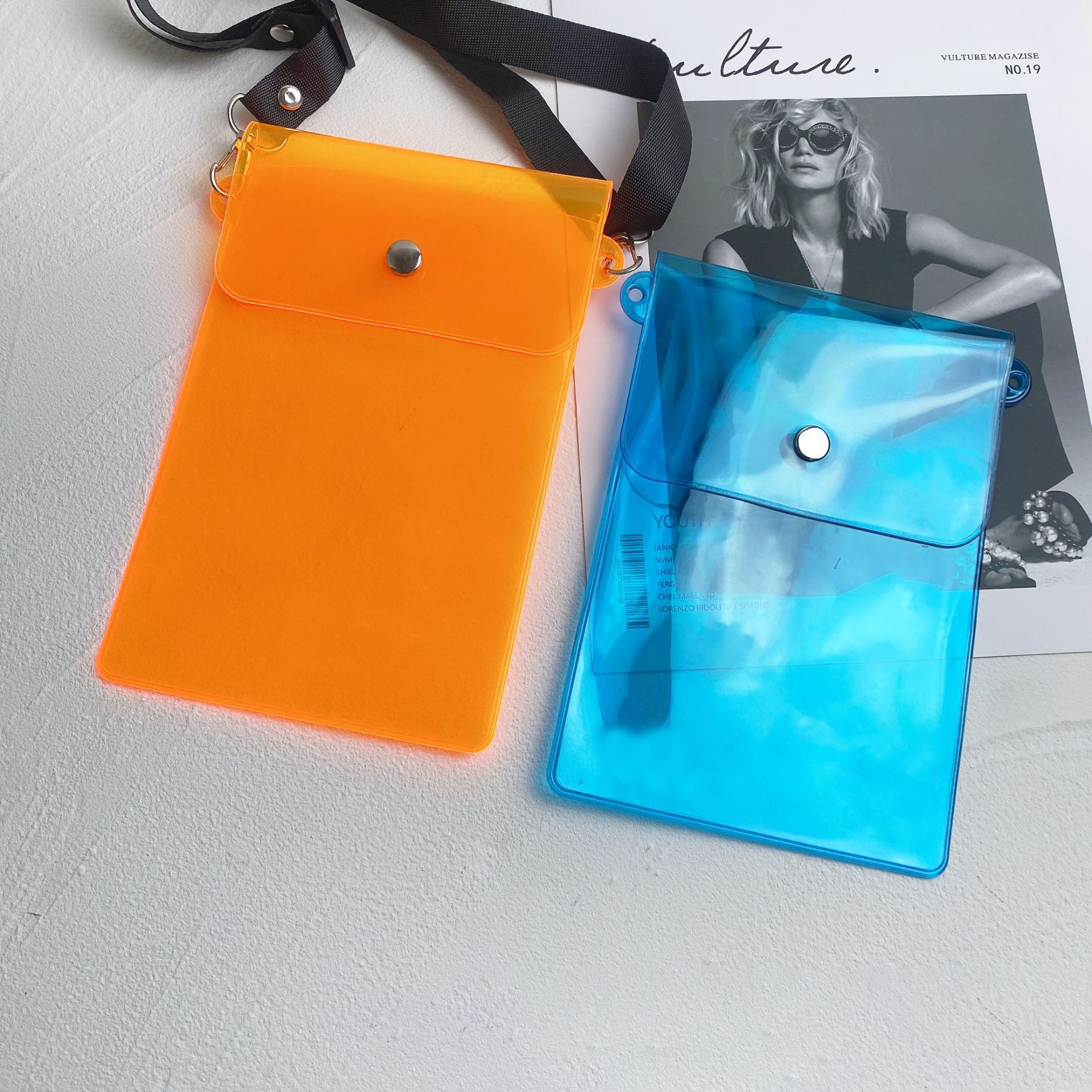 กระเป๋าพลาสติก PVC กันน้ำ กระเป๋ากันน้ำ รับสกรีนโลโก้ กระเป๋าสะพายพลาติก กันน้ำ